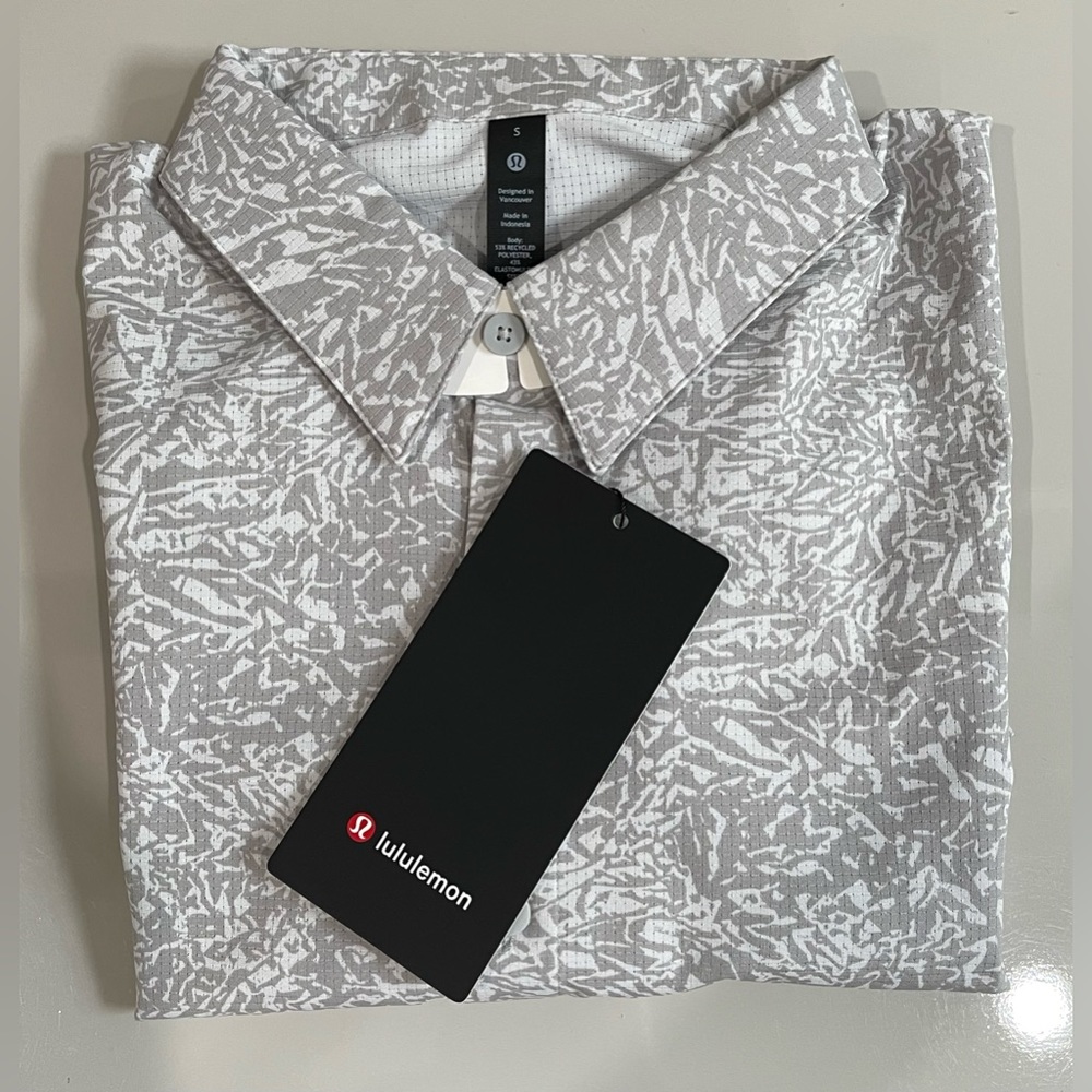 Lululemon Airing Easy Short Sleeve Button-Up Shirt - Picture 2 of 6